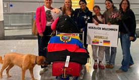 Ankunft Flughafen Düsseldorf Ende August 2025 - Abholung Familie Mauer