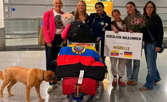 Ankunft Flughafen Düsseldorf Ende August 2025 - Abholung Familie Mauer